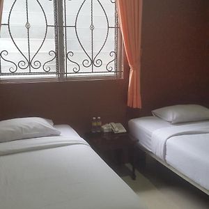 Kamar kembar standard
